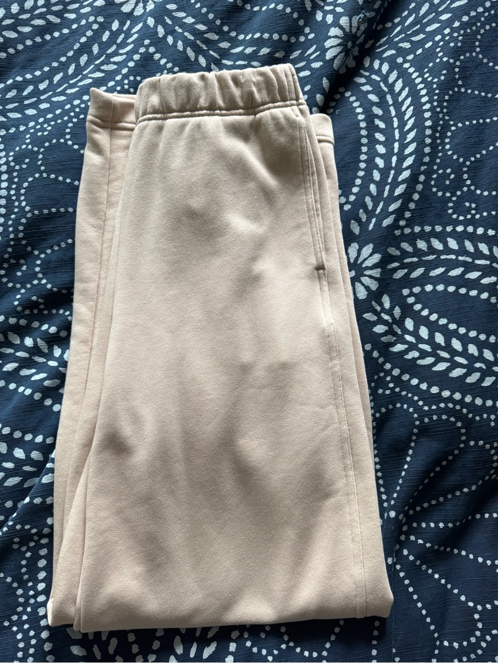 New without tags - Aritzia TNA - Terry Boyfriend Sweatpants - Cream/Tan - Small